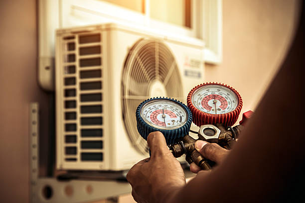 Professional Hvac technician working in Stony Brook, NY